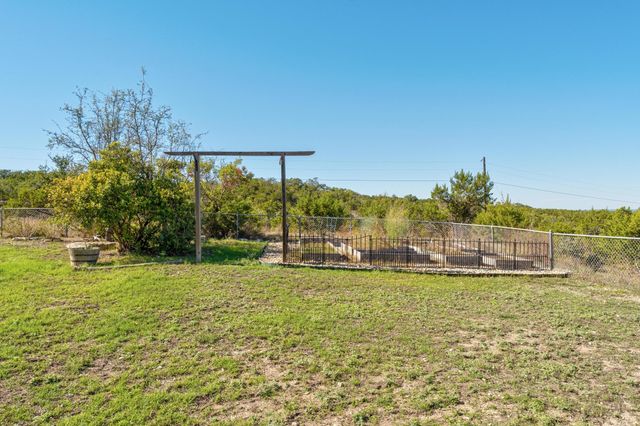 2121 Martin RD, Dripping Springs, TX 78620