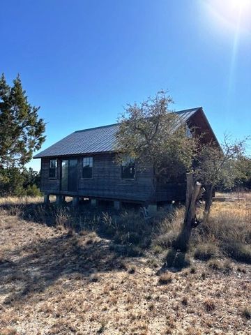 2121 Martin RD, Dripping Springs, TX 78620