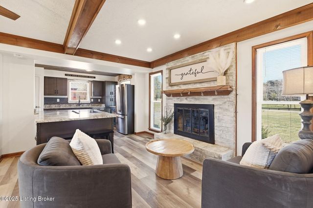 3900 Hawthorne Rd, La Grange, KY 40031