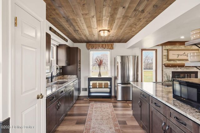 3900 Hawthorne Rd, La Grange, KY 40031