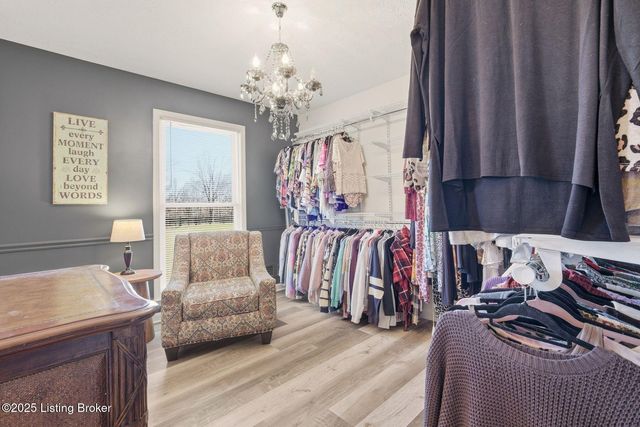 3900 Hawthorne Rd, La Grange, KY 40031