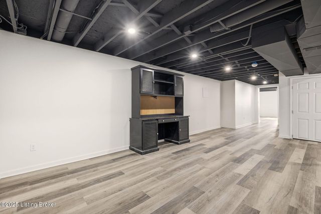 3900 Hawthorne Rd, La Grange, KY 40031