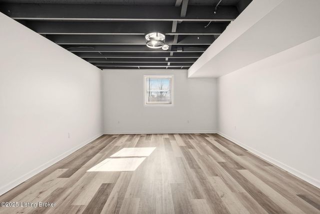 3900 Hawthorne Rd, La Grange, KY 40031