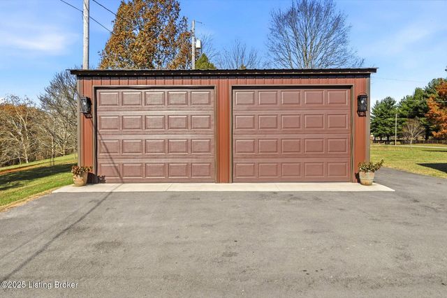 3900 Hawthorne Rd, La Grange, KY 40031