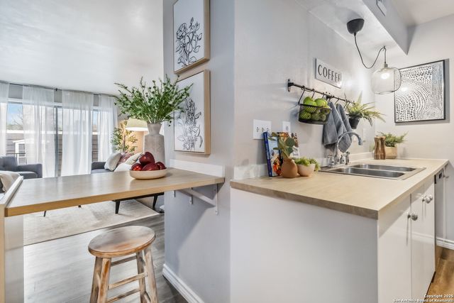 8038 Broadway Apt 225L, San Antonio, TX 78209