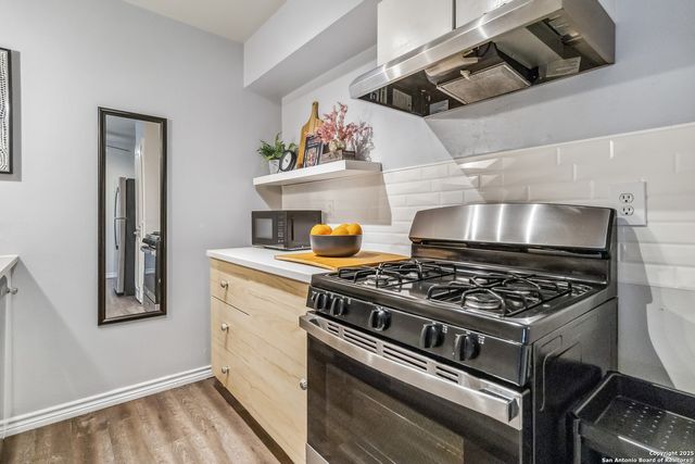 8038 Broadway Apt 225L, San Antonio, TX 78209