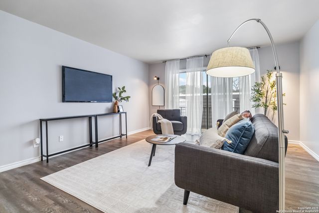 8038 Broadway Apt 225L, San Antonio, TX 78209