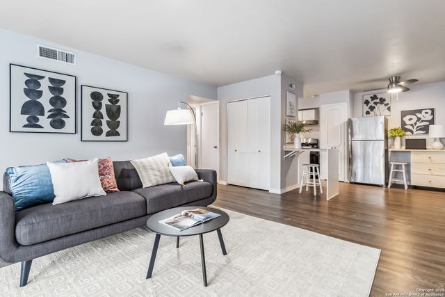 8038 Broadway Apt 225L, San Antonio, TX 78209