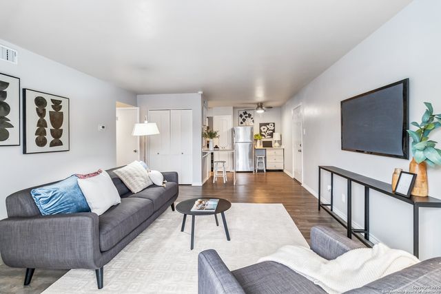 8038 Broadway Apt 225L, San Antonio, TX 78209