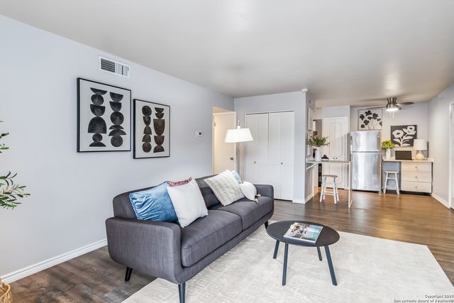 8038 Broadway Apt 225L, San Antonio, TX 78209