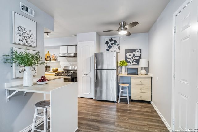 8038 Broadway Apt 225L, San Antonio, TX 78209