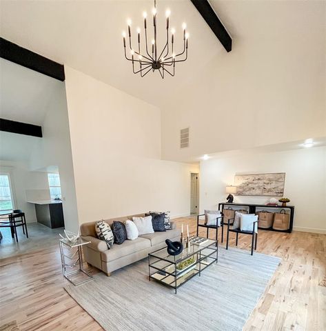 2401 Appleway Street, Edmond, OK 73013