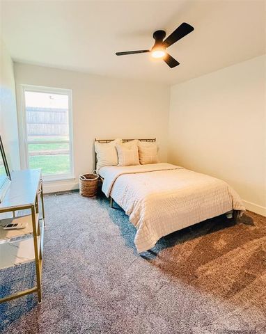 2401 Appleway Street, Edmond, OK 73013