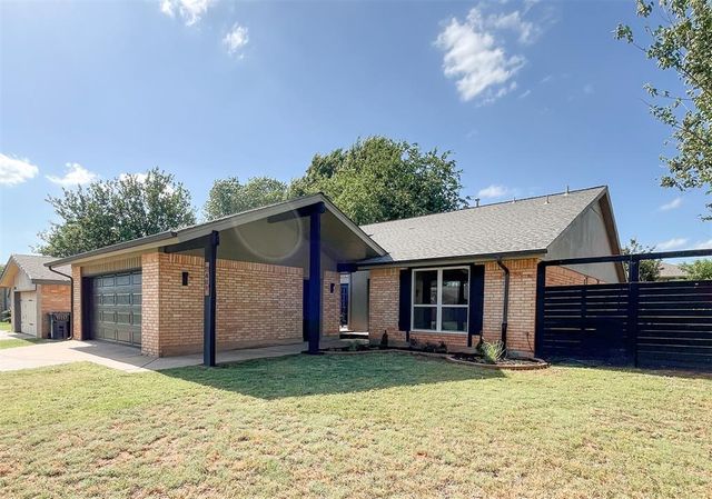2401 Appleway Street, Edmond, OK 73013