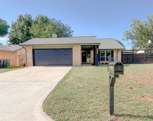2401 Appleway Street, Edmond, OK 73013