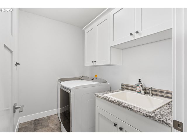 1661 Ne Barnes Ln, Gresham, OR 97030