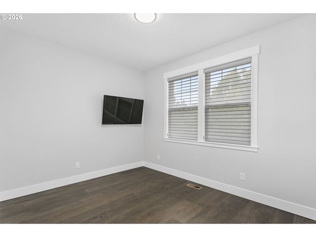 1661 Ne Barnes Ln, Gresham, OR 97030