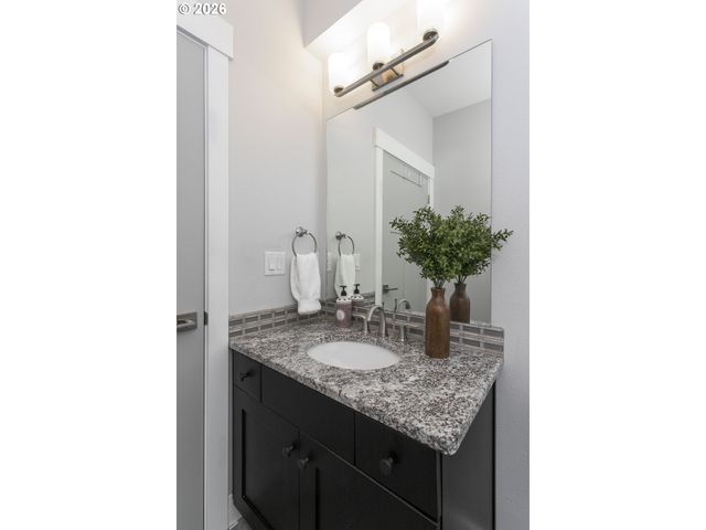 1661 Ne Barnes Ln, Gresham, OR 97030