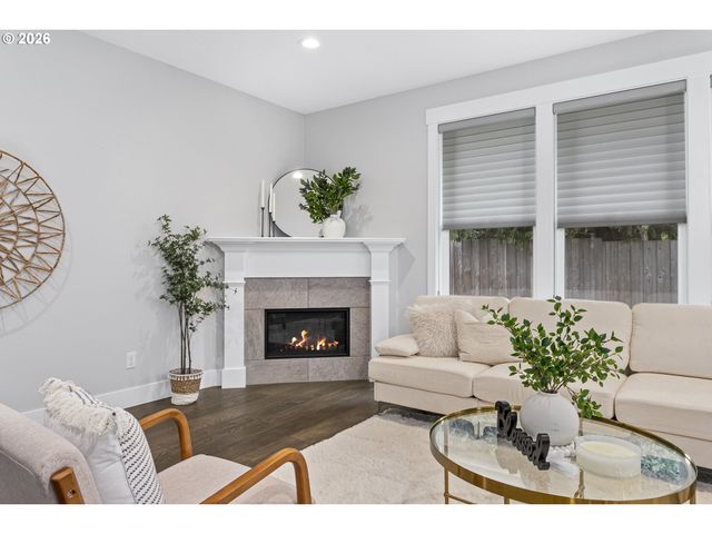1661 Ne Barnes Ln, Gresham, OR 97030