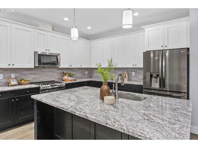 1661 Ne Barnes Ln, Gresham, OR 97030