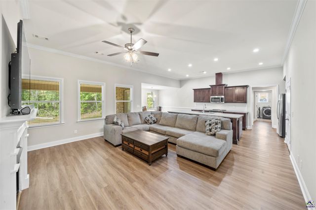 121 Wilsons Creek Bend, Bonaire, GA 31005
