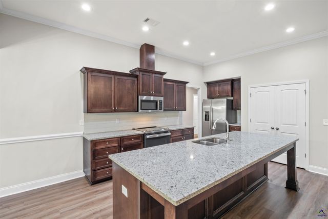 121 Wilsons Creek Bend, Bonaire, GA 31005
