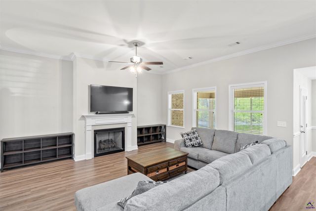 121 Wilsons Creek Bend, Bonaire, GA 31005