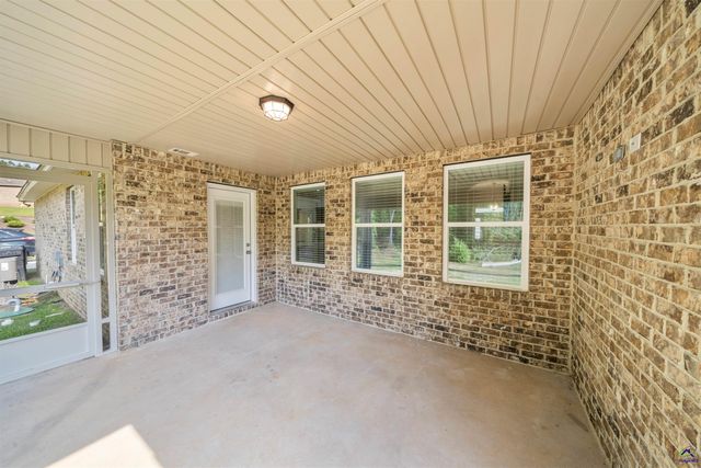121 Wilsons Creek Bend, Bonaire, GA 31005