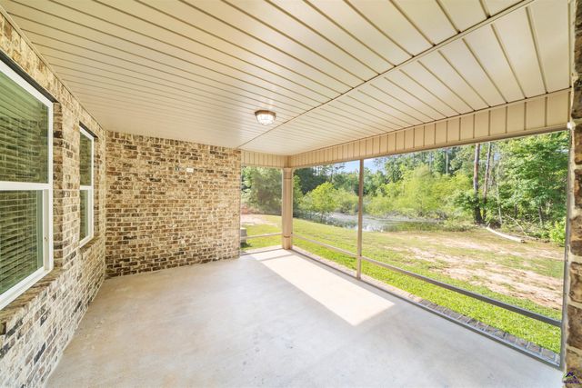 121 Wilsons Creek Bend, Bonaire, GA 31005