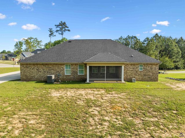 121 Wilsons Creek Bend, Bonaire, GA 31005