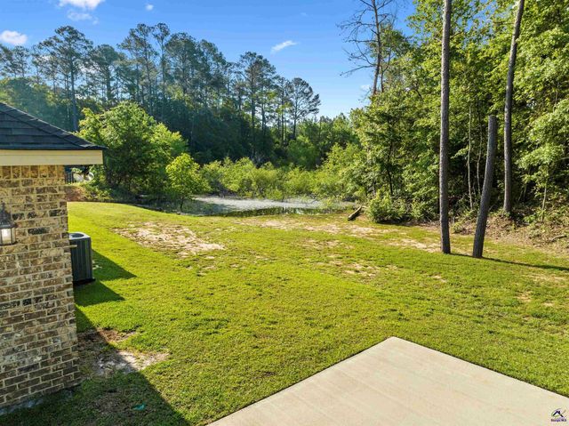 121 Wilsons Creek Bend, Bonaire, GA 31005