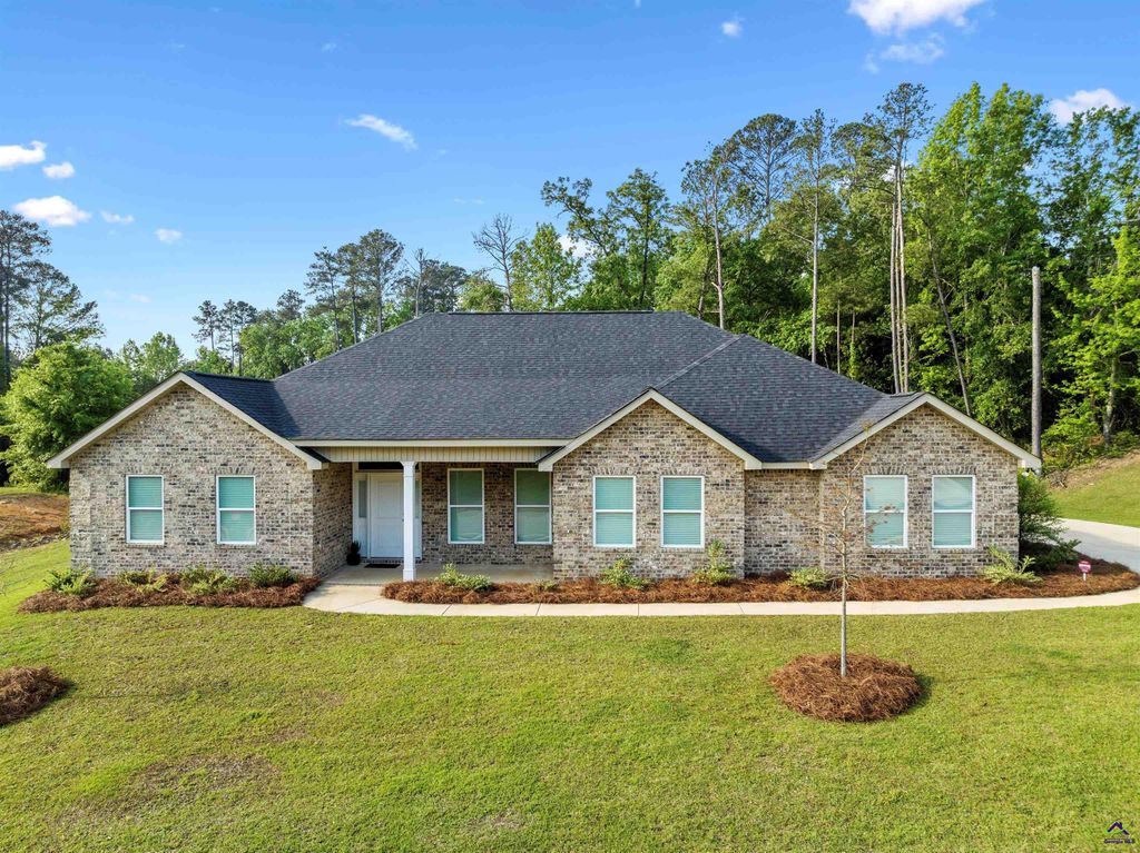 121 Wilsons Creek Bend, Bonaire, GA 31005