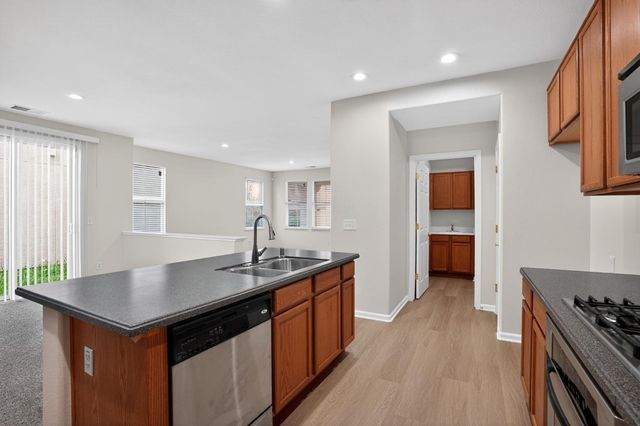 319 Turnstone Cir, Pittsburg, CA 94565