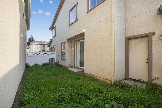 319 Turnstone Cir, Pittsburg, CA 94565