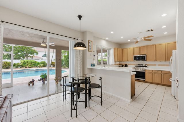 648 SW 168th Terrace, Pembroke Pines, FL 33027