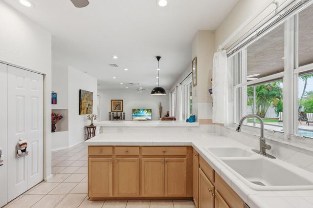 648 SW 168th Terrace, Pembroke Pines, FL 33027