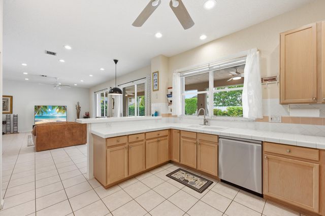 648 SW 168th Terrace, Pembroke Pines, FL 33027