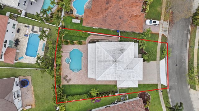 648 SW 168th Terrace, Pembroke Pines, FL 33027