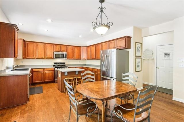 8640 Amsbury Way, Cumming, GA 30041