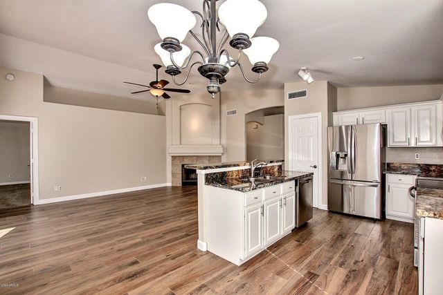 15810 S 28th Place, Phoenix, AZ 85048