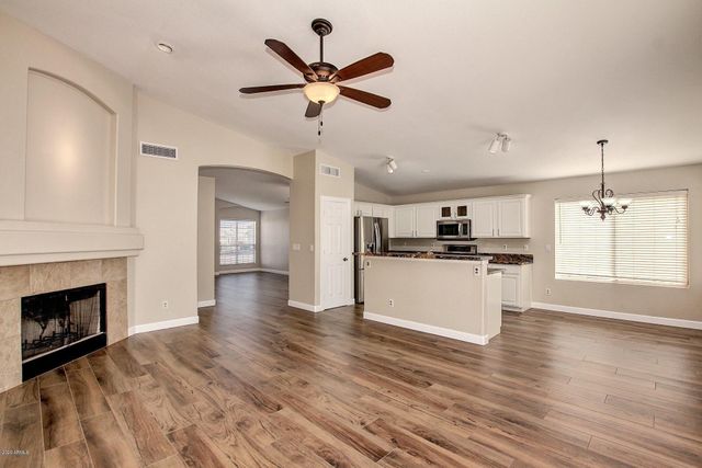 15810 S 28th Place, Phoenix, AZ 85048