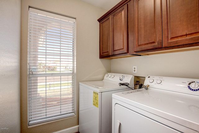 15810 S 28th Place, Phoenix, AZ 85048