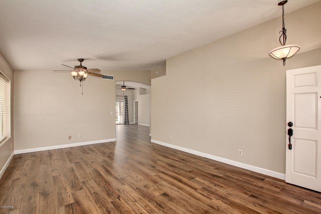 15810 S 28th Place, Phoenix, AZ 85048