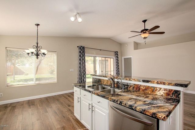15810 S 28th Place, Phoenix, AZ 85048