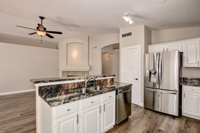 15810 S 28th Place, Phoenix, AZ 85048