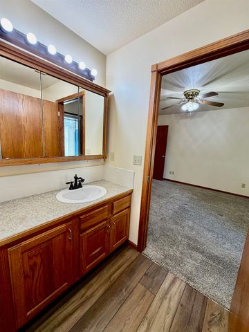 207 Miller Ave, Mulvane, KS 67110