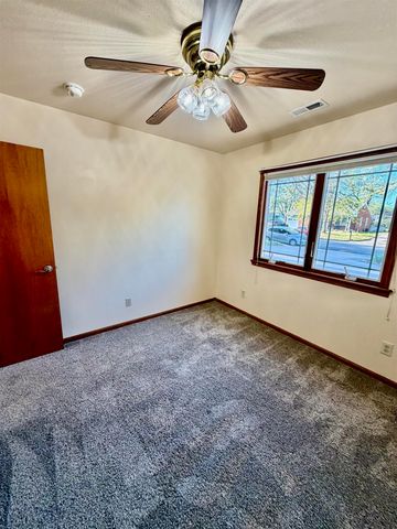 207 Miller Ave, Mulvane, KS 67110