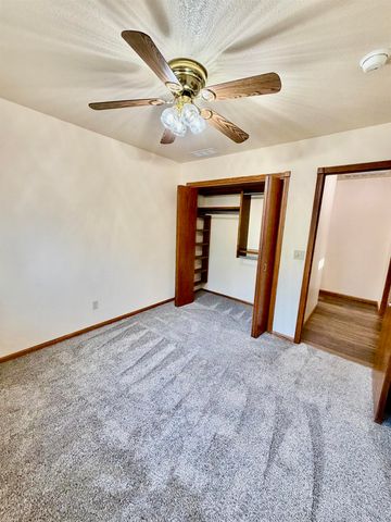 207 Miller Ave, Mulvane, KS 67110