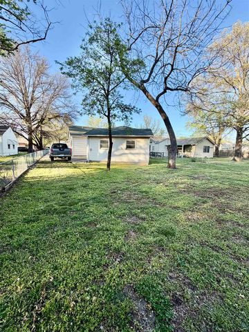 207 Miller Ave, Mulvane, KS 67110