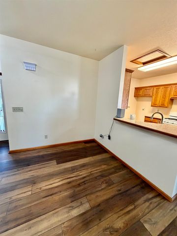 207 Miller Ave, Mulvane, KS 67110